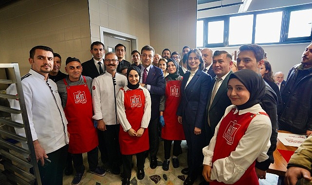 Üsküdar Belediyesi’nin Kent Lokantası İlk Yemeklerini Dağıttı