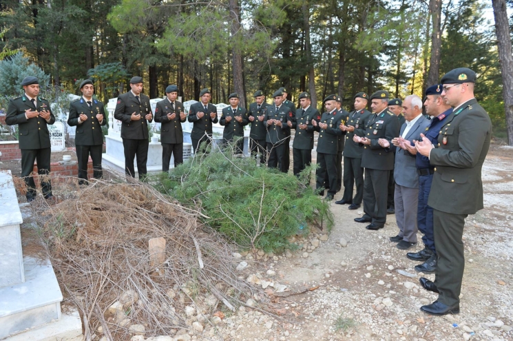 Biriktirdiği Yaşlılık Maaşını Mehmetçik Vakfına Bağışlayan Döndü Teyze Vefat Etti