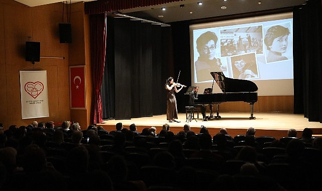 “Kadın Gizemi” Sergisi Sanatseverlerle Buluştu