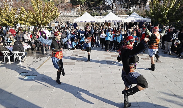 Konak’ta yeni yıl coşkusu kermeslerle devam ediyor