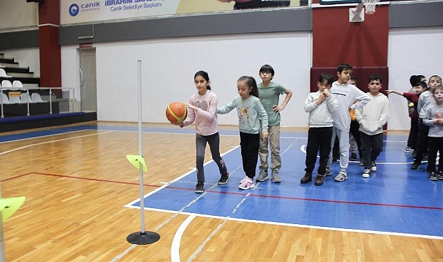 Canikli Çocuklar Parkurun Tozunu Dumana Kattı