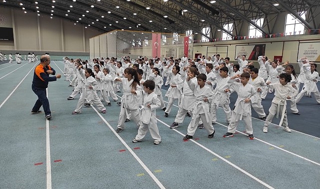 Osmangazi’de karate eğitim semineri