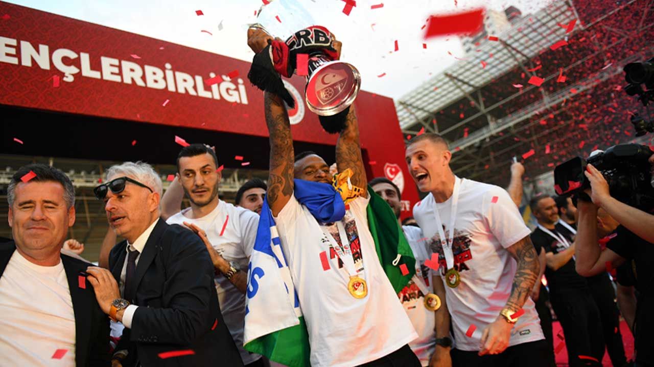 Gençlerbirliği 4 Yıl Sonra Süper Lig Yükselişini Kutladı