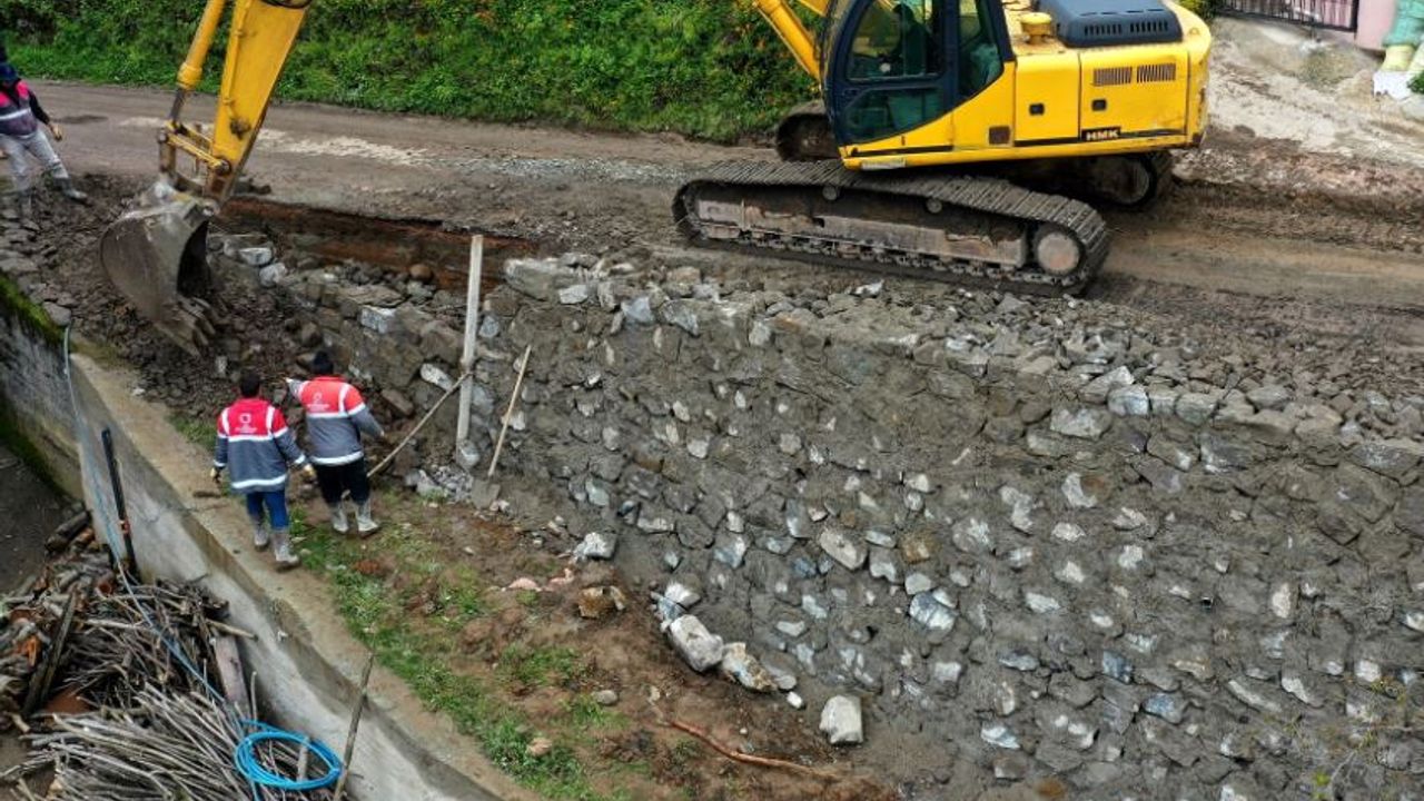 Çamaş’ta Heyelan Riskine Taş Duvar: Ulaşım Güvenli