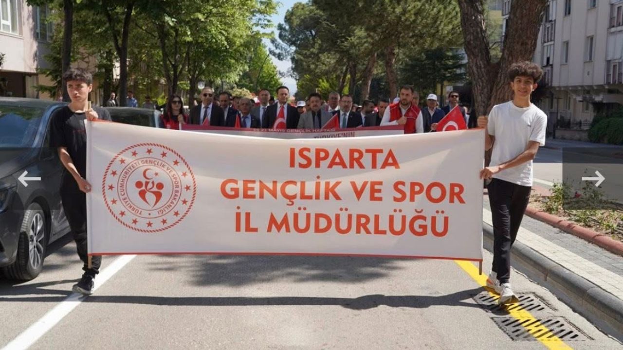 Isparta’da Gençlik Haftası Yürüyüşle Başladı