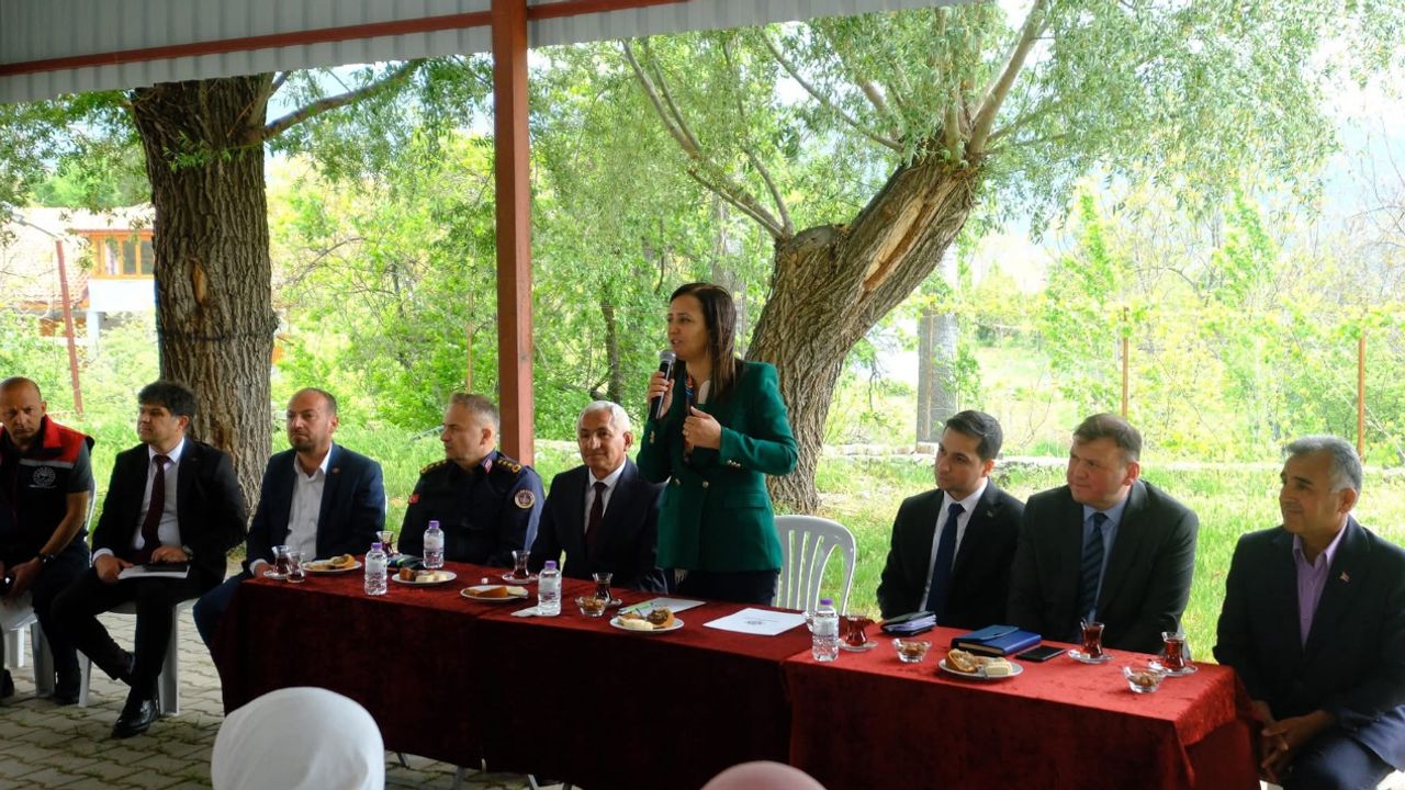 Burdur Valisi Altınyayla’da Projeleri Yerinde İnceledi