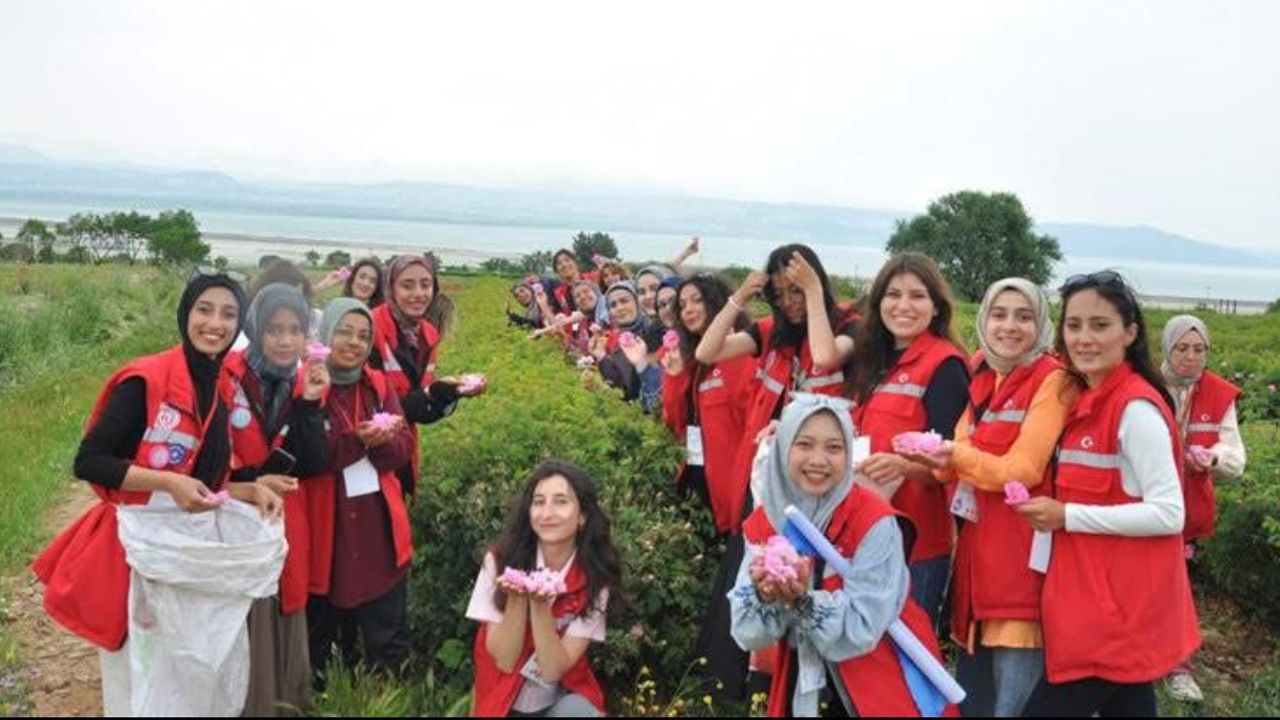 Damla Gönüllülük Hareketi Isparta’da İz Bıraktı