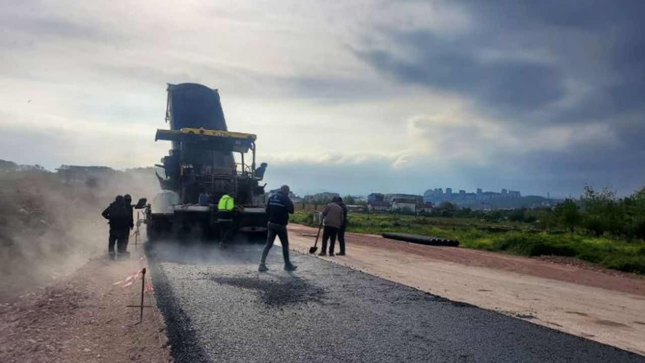 Kartepe Yahya Kaptan Caddesi Asfaltlanıyor