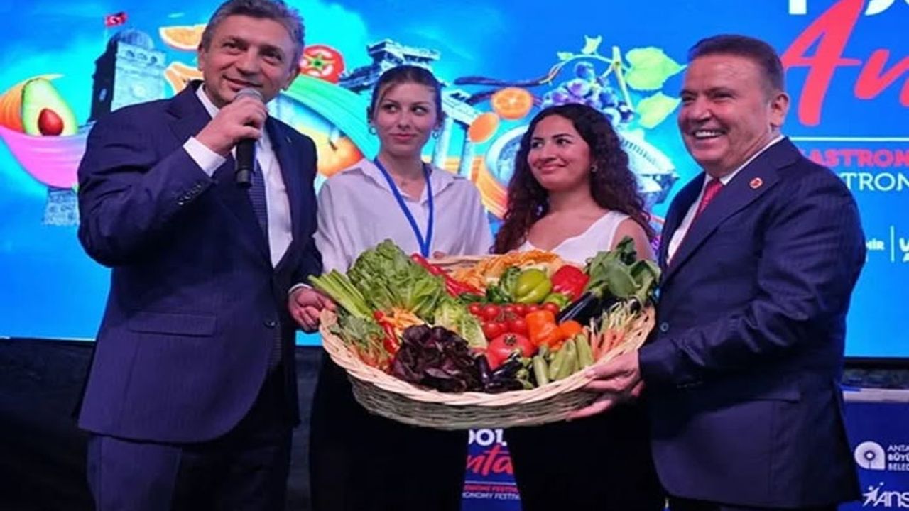 Antalya 4. FoodFest Akdeniz Mutfağı Temasıyla Başladı