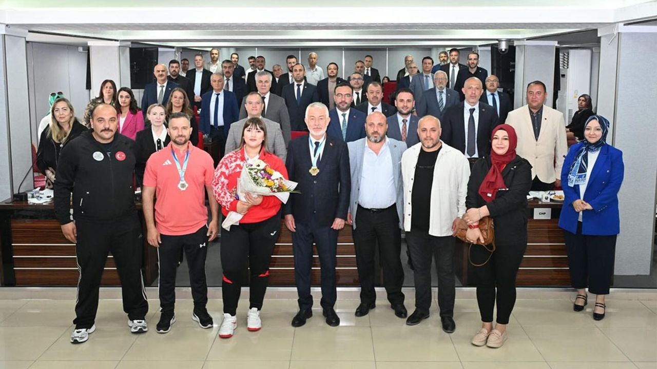 Ispartalı Fatmagül Çevik Halter Dünya Şampiyonu Oldu