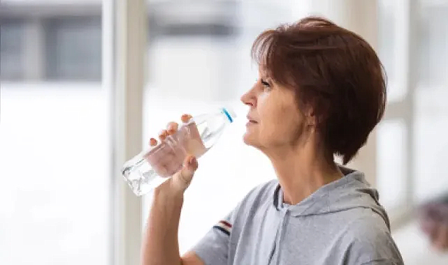 Uzmanlar Uyardı: Ses Sağlığı İçin Her 30 Dakikada Su