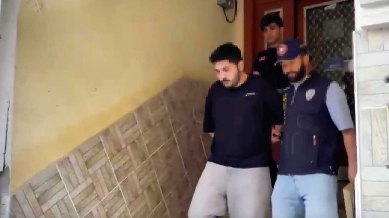 Sosyal Medya Fenomenleri Yasa Dışı Kumar Operasyonunda Tutuklandı