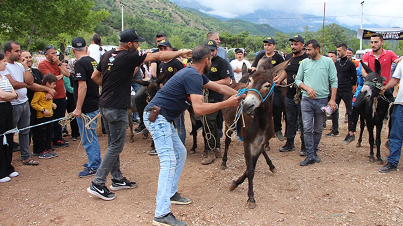 Kumluca Karacaören Şenliği’nde Motokros ve Geleneksel Oyunlar Heyecanı