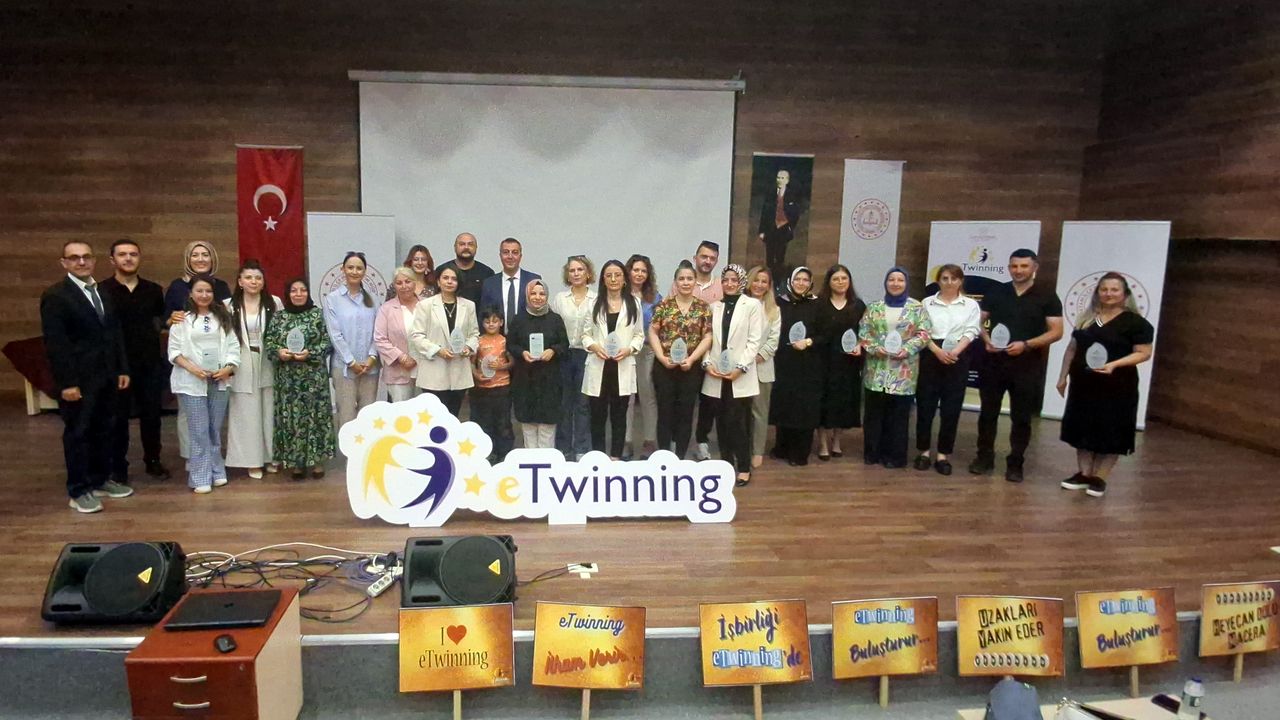 Beypazarı’nda eTwinning ve Erasmus+ Başarısı: Öğretmenler Ödüllendirildi