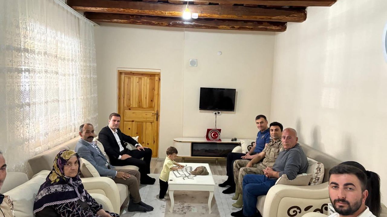 Selim Kaymakamı Şehit ve Gazi Ailelerini Bayramda Ziyaret Etti