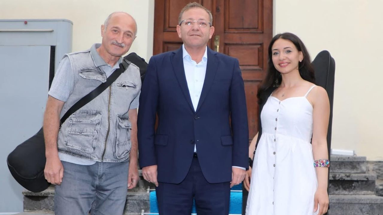 Kars Valisi Polat, Kafkas Üniversitesi’nin Kültürel Katkılarını Değerlendirdi