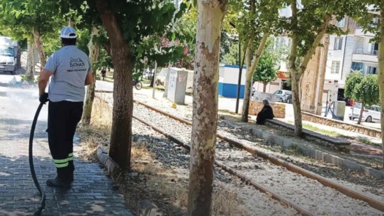 Batman’da 18 Parkta Hijyen ve Dezenfeksiyon Çalışması Başlatıldı
