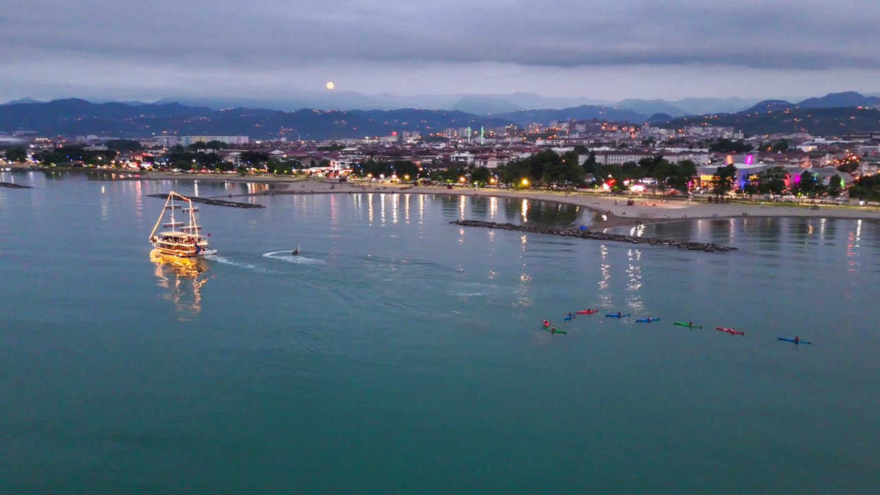 “Ordu’da Kuzey Yıldızı Teknesi ile Eşsiz Deniz Manzarası”