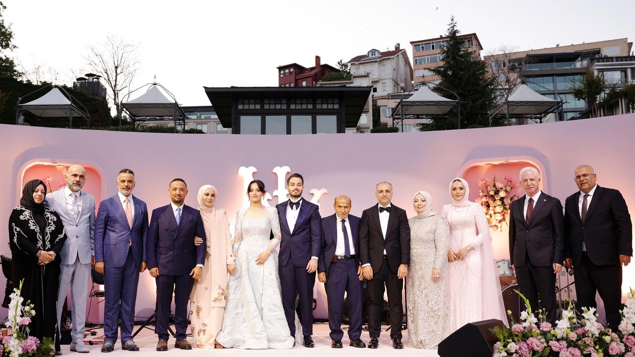 Efor Holding Başkanı Akkuş’un Nişan Törenine İstanbul Valisi ve İş Dünyasından Yoğun Katılım