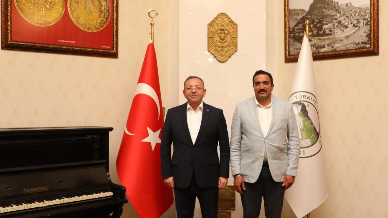 Sarıkamış Belediye Başkanı Vali Ziya Polat’ı Ziyaret Etti