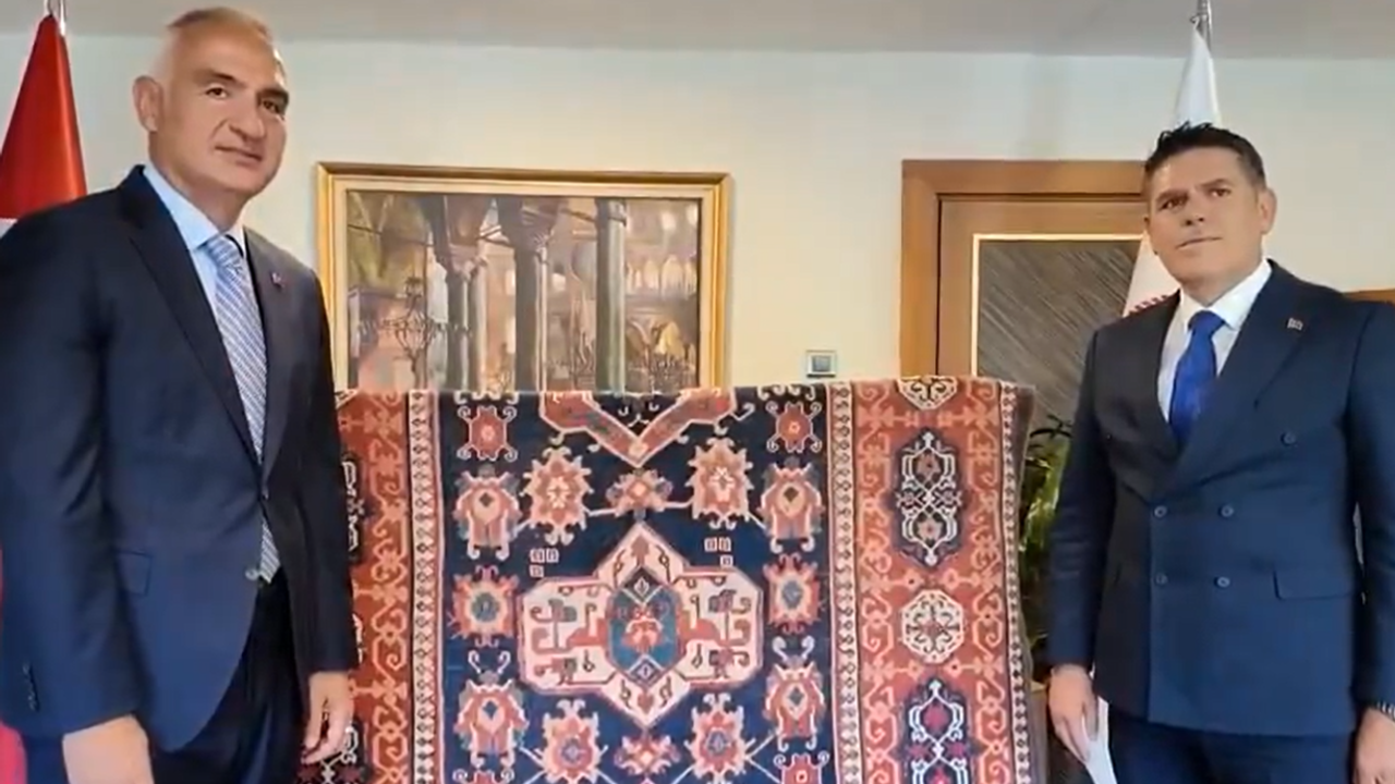 5 Asırlık Uşak Halısı 30 Yıl Sonra Türkiye’ye İade Edildi