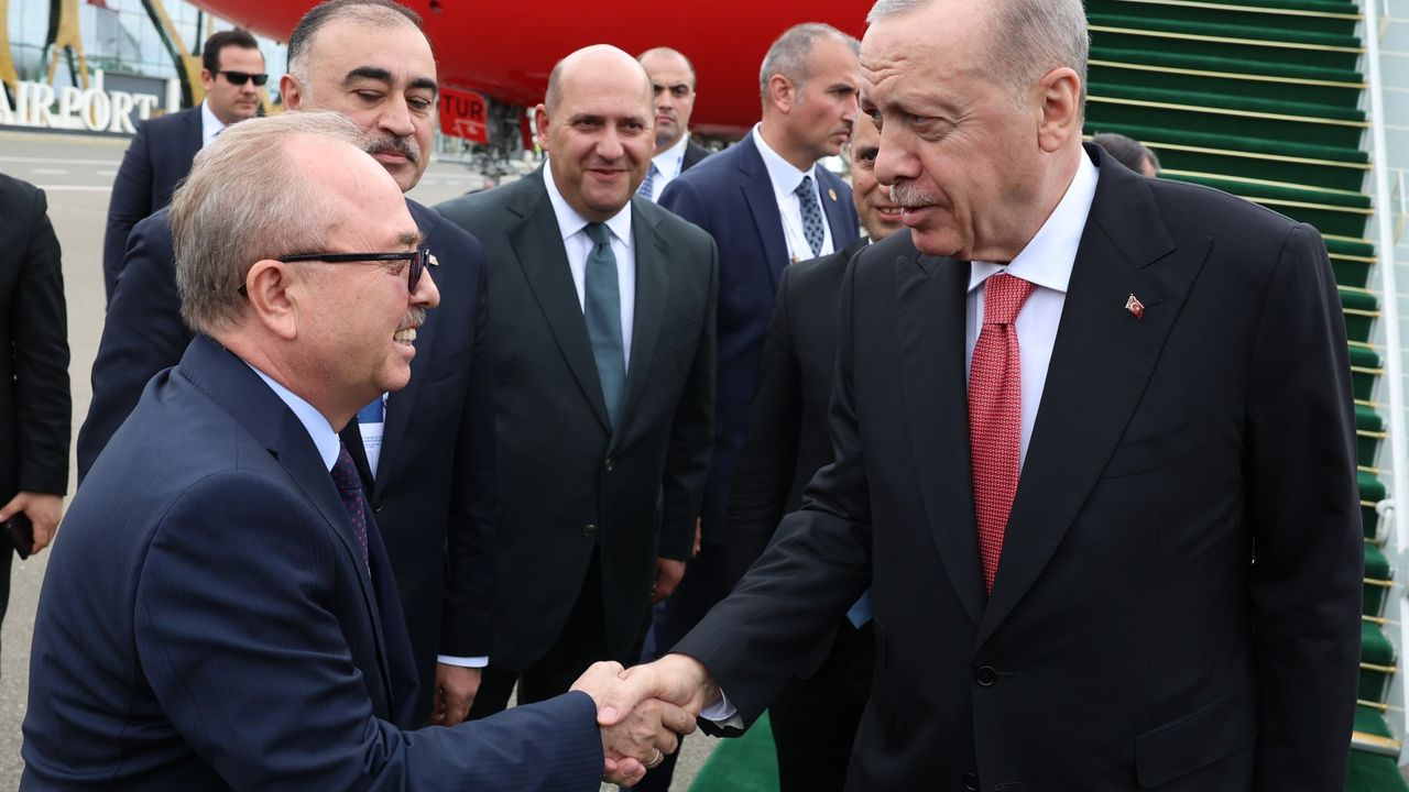 EİT 16. Liderler Zirvesi Hankendi’de Başladı: Bölgesel Ekonomi Masada