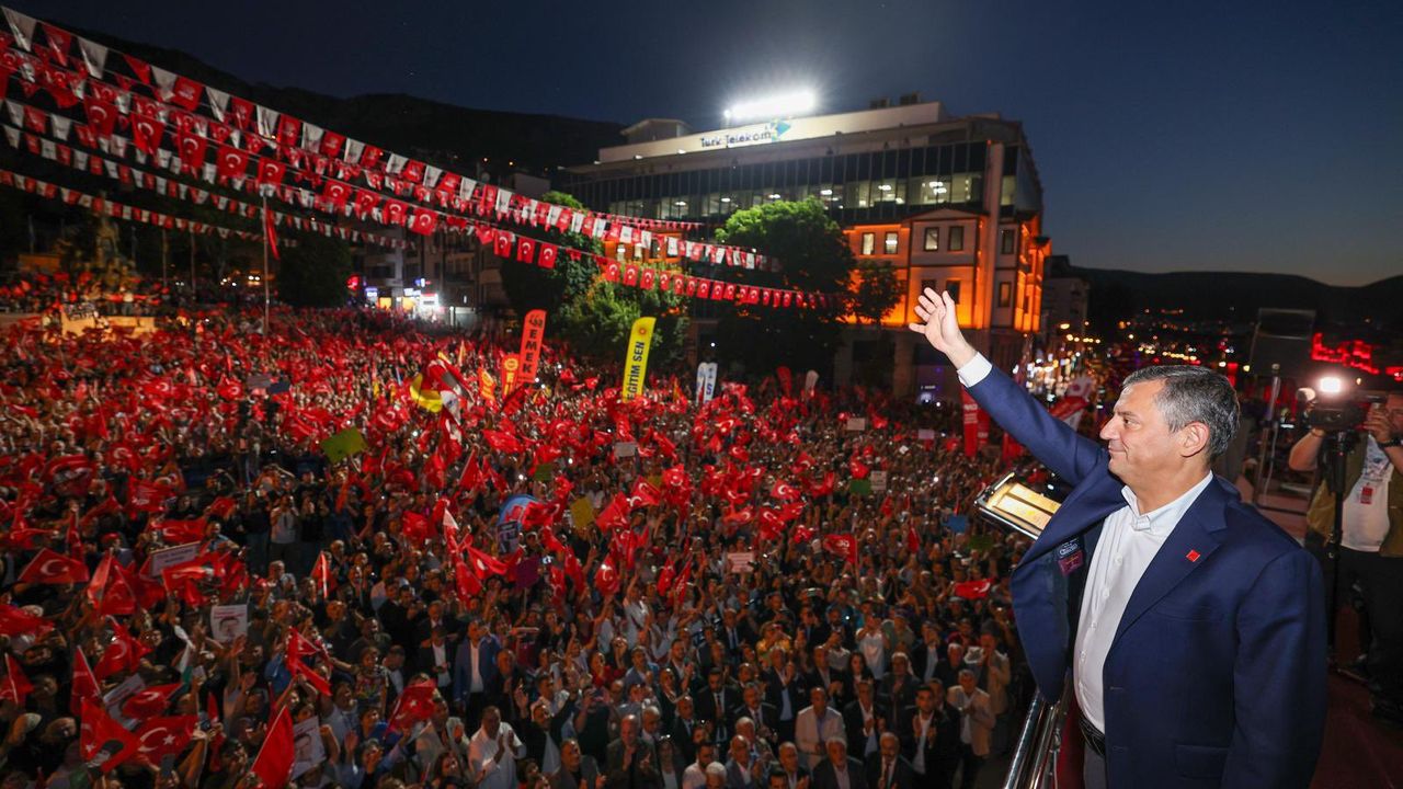 CHP Lideri Özel’den Amasya’da Demokrasi ve Erken Seçim Çağrısı