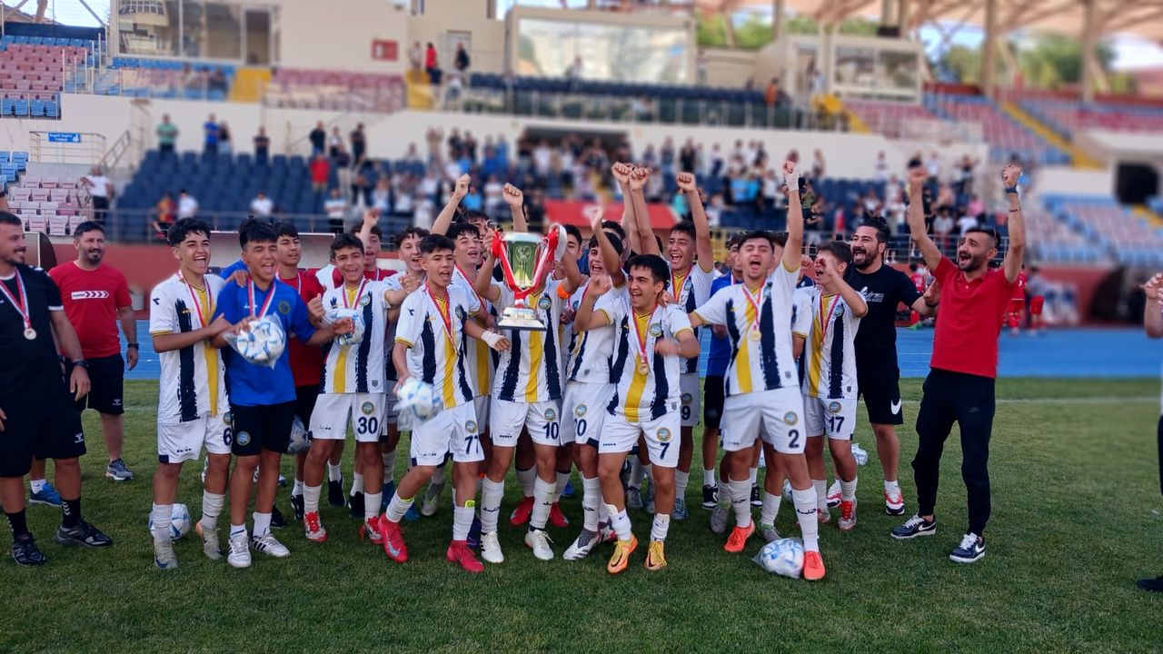 Erciyesgücü Futbol Kulübü U15 Türkiye Şampiyonu Oldu