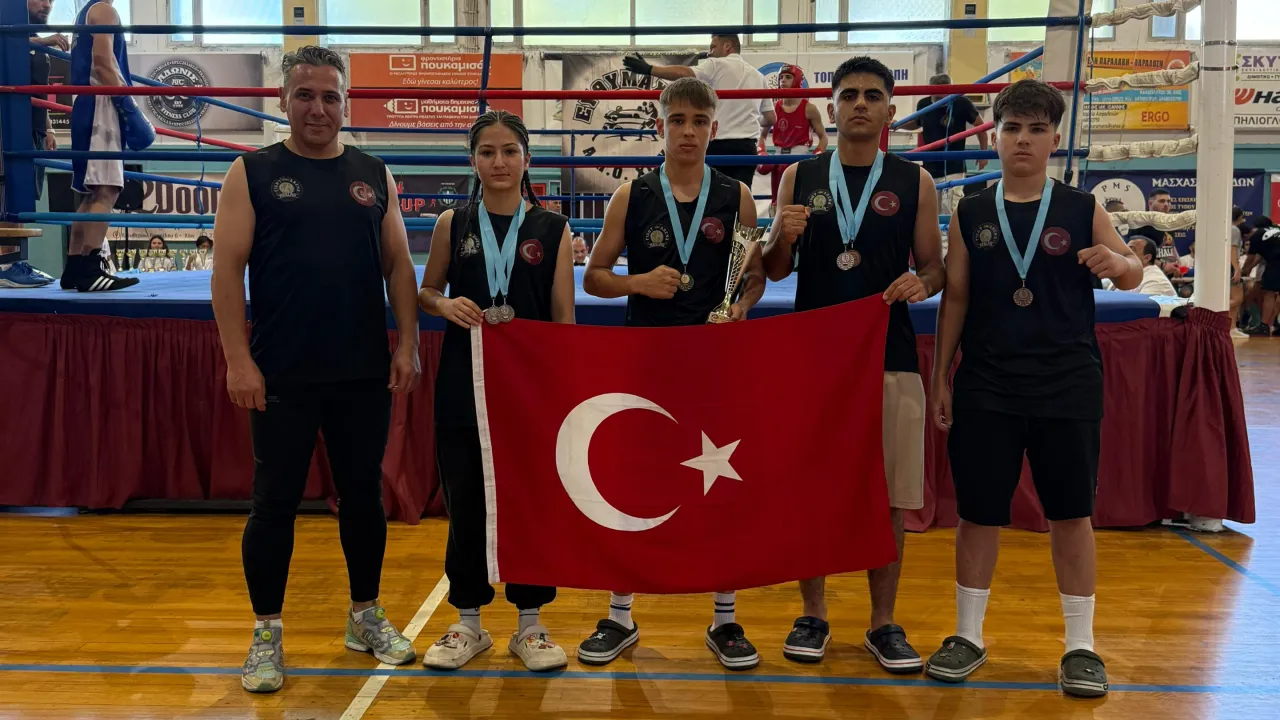 Arslan Fight Arena, Ege Boks Kupası’nda 1 Altın 3 Gümüş Madalya Kazandı