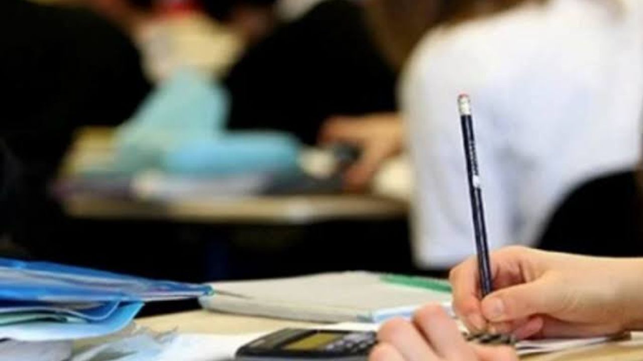 Devlet Üniversitelerinde 184 Bin Kontenjan Azaldı: Hukuk ve Eğitim Bölümleri Öne Çıktı