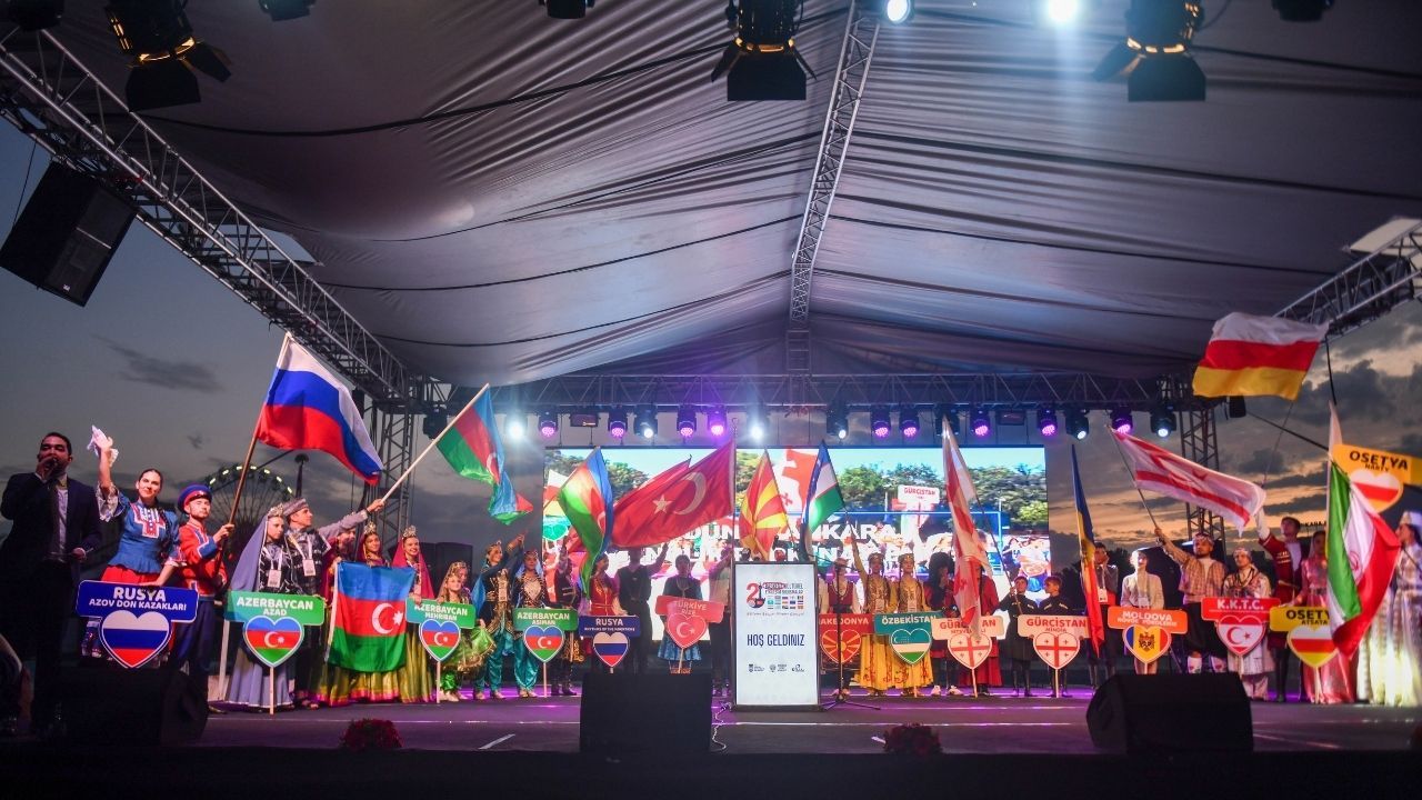 Ankara’da Uluslararası Kültür Şöleni: 11 Ülkeden Halk Dansları