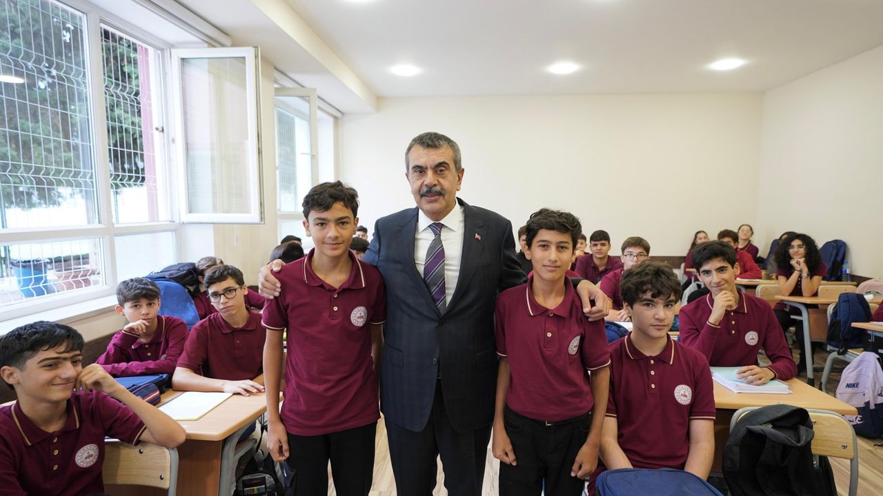 Bakü’de Yeni Türk Anadolu Lisesi Eğitime Açıldı