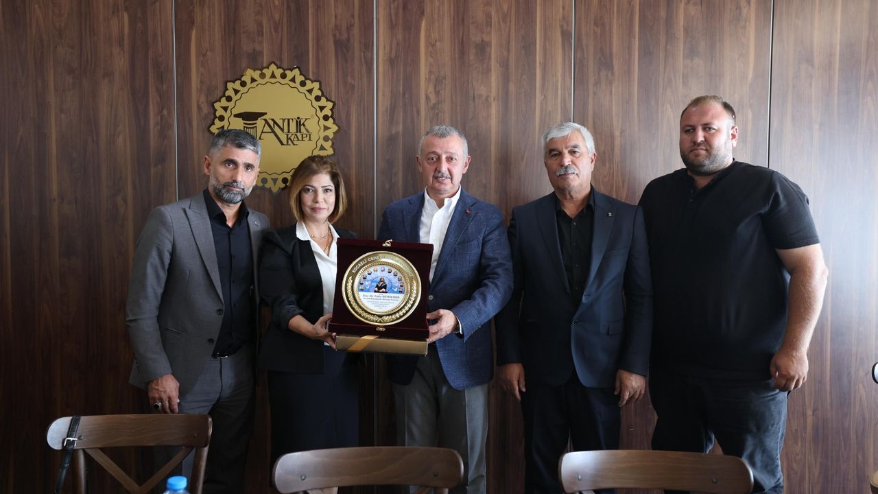 Kocaeli Büyükşehir Belediyesi’nden Alevi Vatandaşlara Ziyaret Desteği