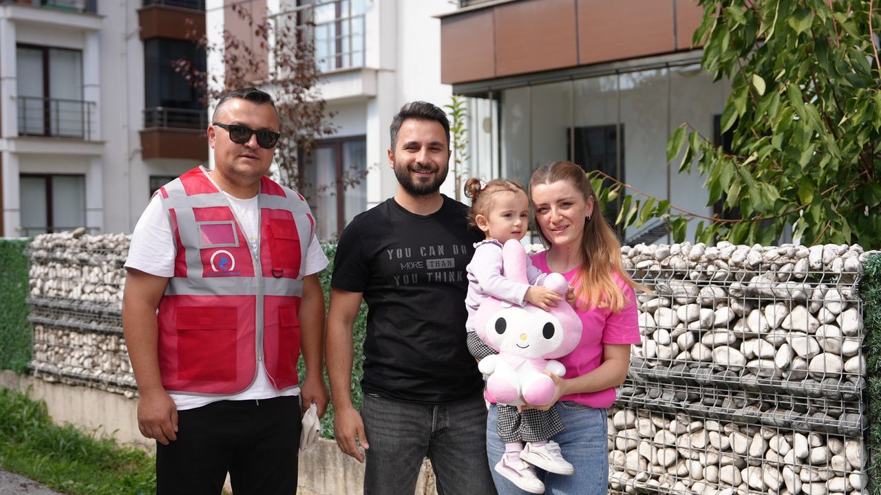 Düzce Belediyesi’nden Minik Melisa’ya Oyuncak Sürprizi