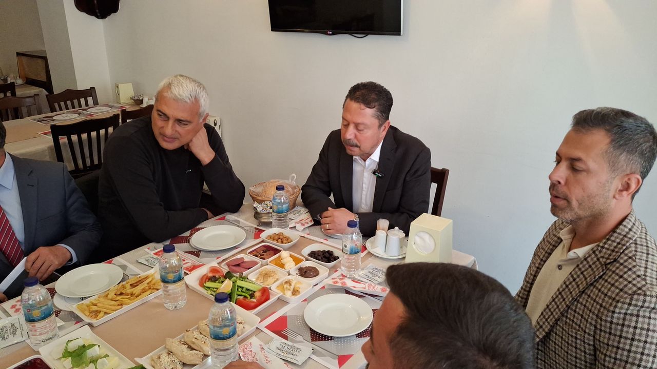 Belediye Başkanı Kasap Muhtarlarla Sorunları Görüştü