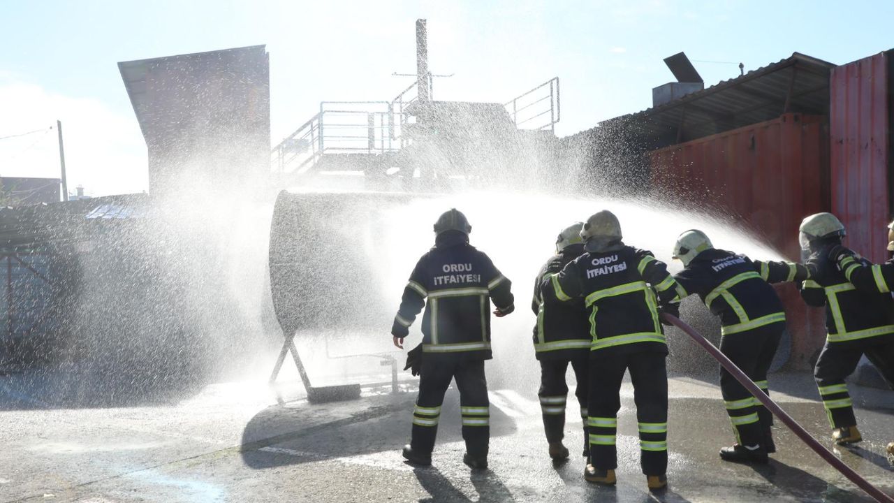 Ordu İtfaiyesi’nden Geleceğin İtfaiyecilerine Eğitim