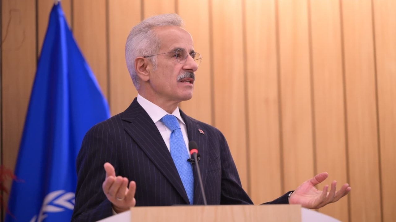 Bakan Uraloğlu: Deniz Taşımacılığı Dijital ve Yeşil Dönüşümde