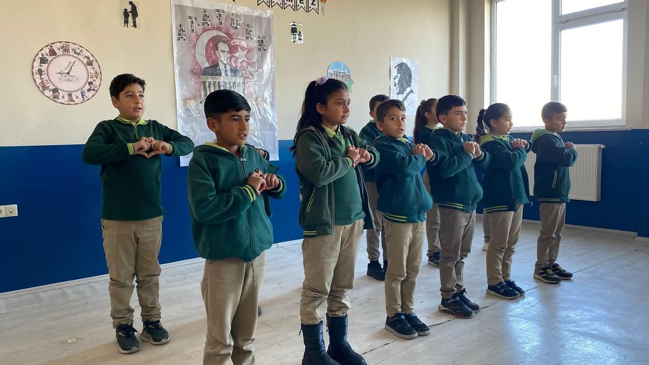 Arpaçay’da 10 Kasım Atatürk’ü Anma Programı Düzenlendi