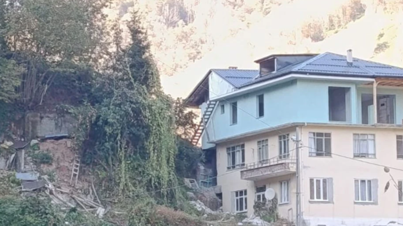 Rize’de Ahşap Yapı Çöktü: 2 Ölü, 1 Yaralı