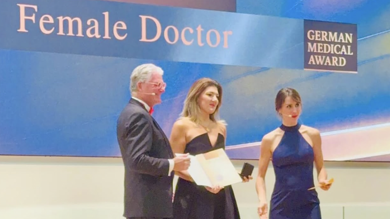 Dr. Ebru Yıldız Yılın Doktoru Ödülünü Kazandı