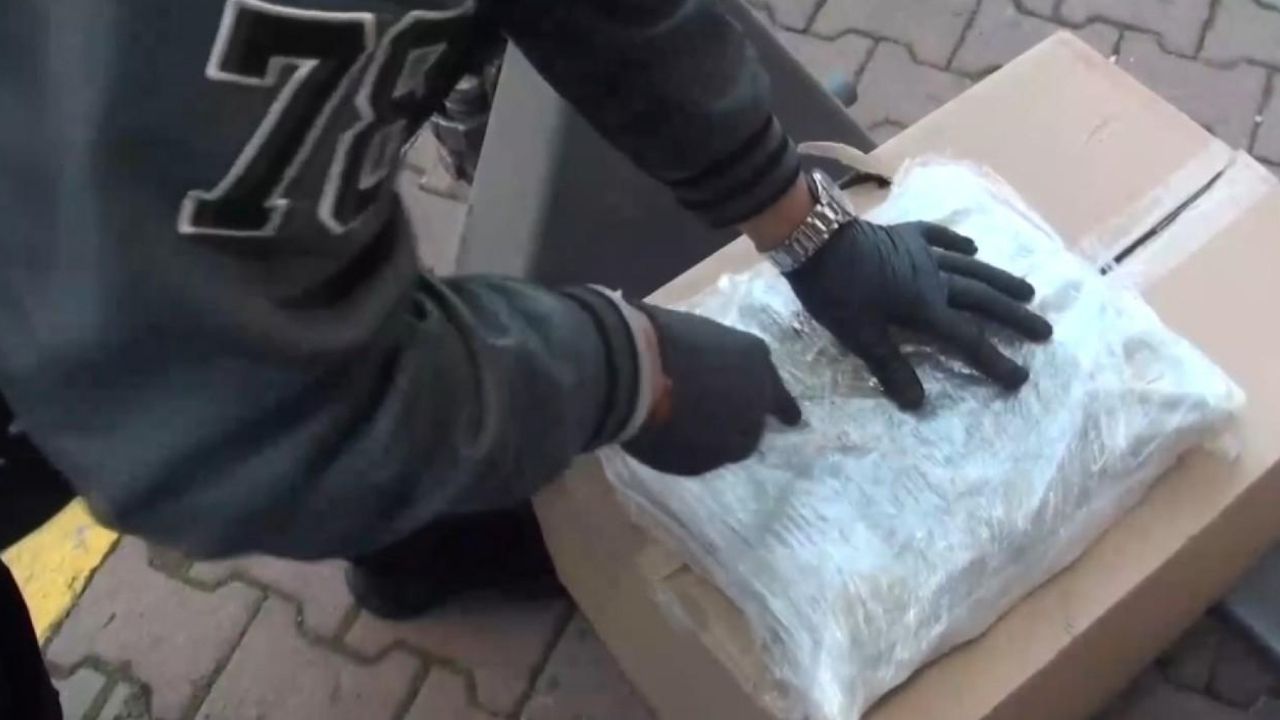 Başakşehir’de Sentetik Uyuşturucu Operasyonu: Şüpheliler Yakalandı