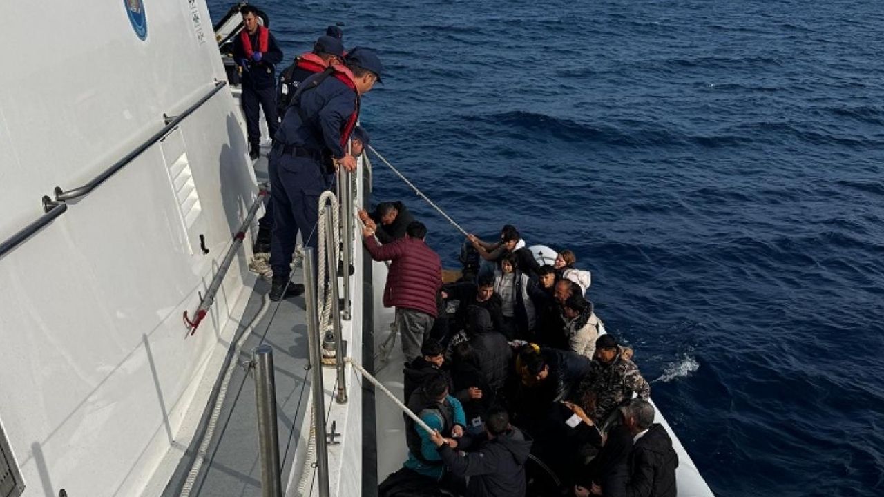 Seferihisar’da 64 Düzensiz Göçmen Kurtarıldı