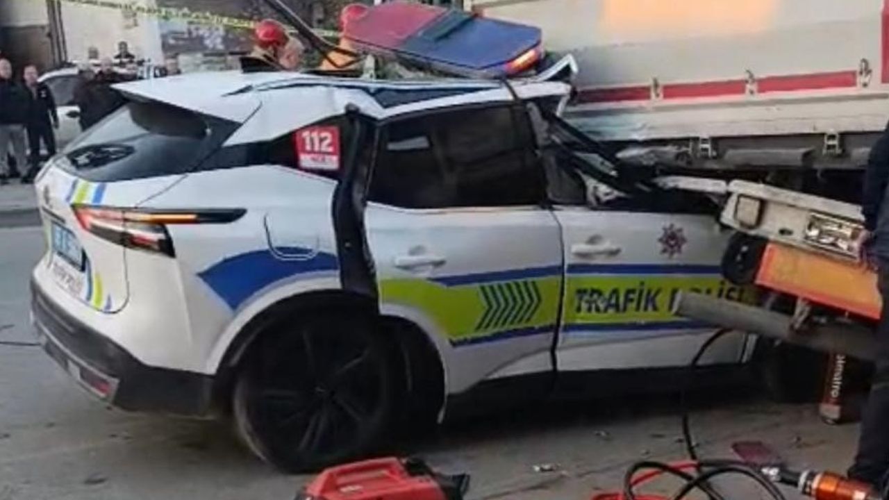 Manisa’da Trafik Kazası: 1 Polis Şehit, 1 Polis Ağır Yaralı