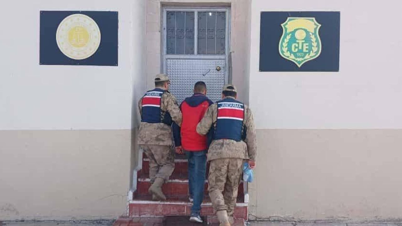 Sarıkamış’ta Aranan Şahıs Operasyonla Yakalanıp Tutuklandı