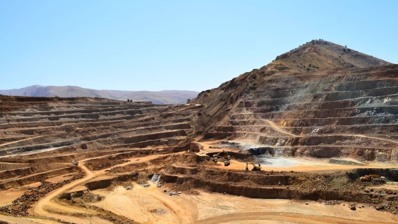 Erdemir Sivas’ta 424 Bin Ons Altın Rezervi Keşfetti