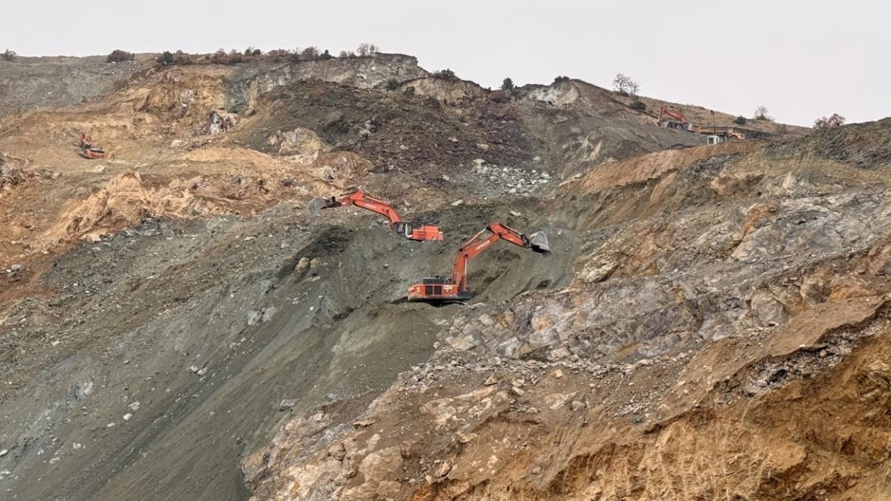 Sivas’ta Şantiye Müdürü İçin Kurtarma Çalışmaları Yoğunlaştı