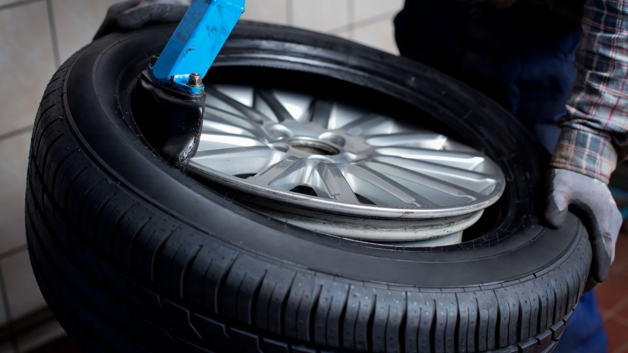 Kış Lastiği Takmayan Ticari Araçlara 5.856 TL Ceza