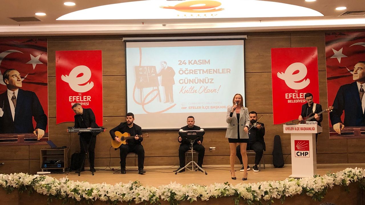 CHP Efeler’de Öğretmenler Günü’nde Emekli Öğretmenler Onurlandırıldı