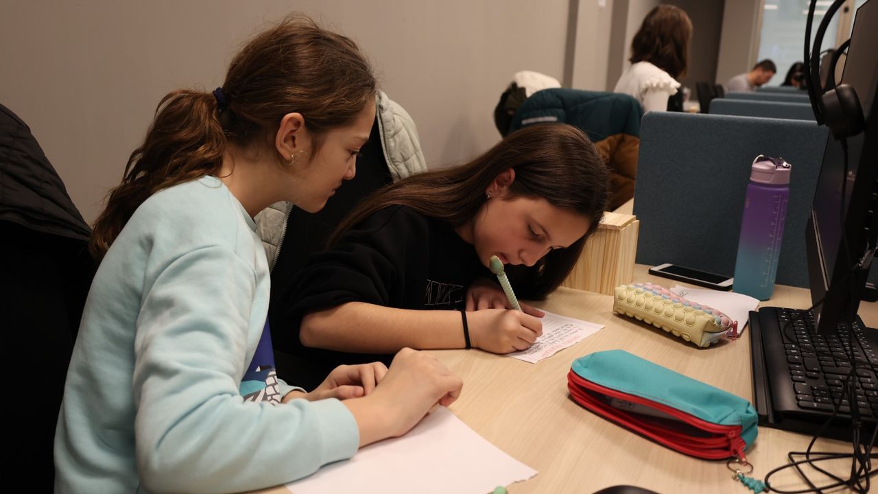 Efeler Belediyesi Gençlere Ücretsiz Robotik ve Yapay Zeka Eğitimi