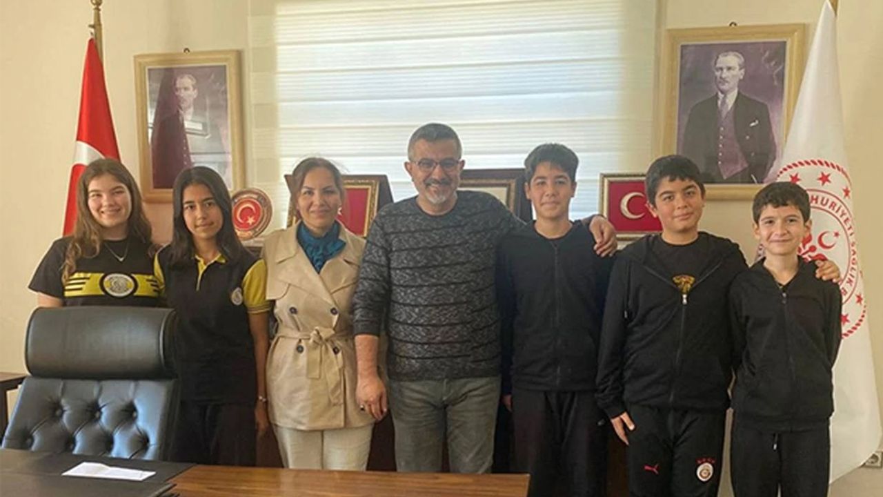 Öğrenciler Öğretmenler Günü’nde Hastaneye Tıbbi Cihaz Bağışladı